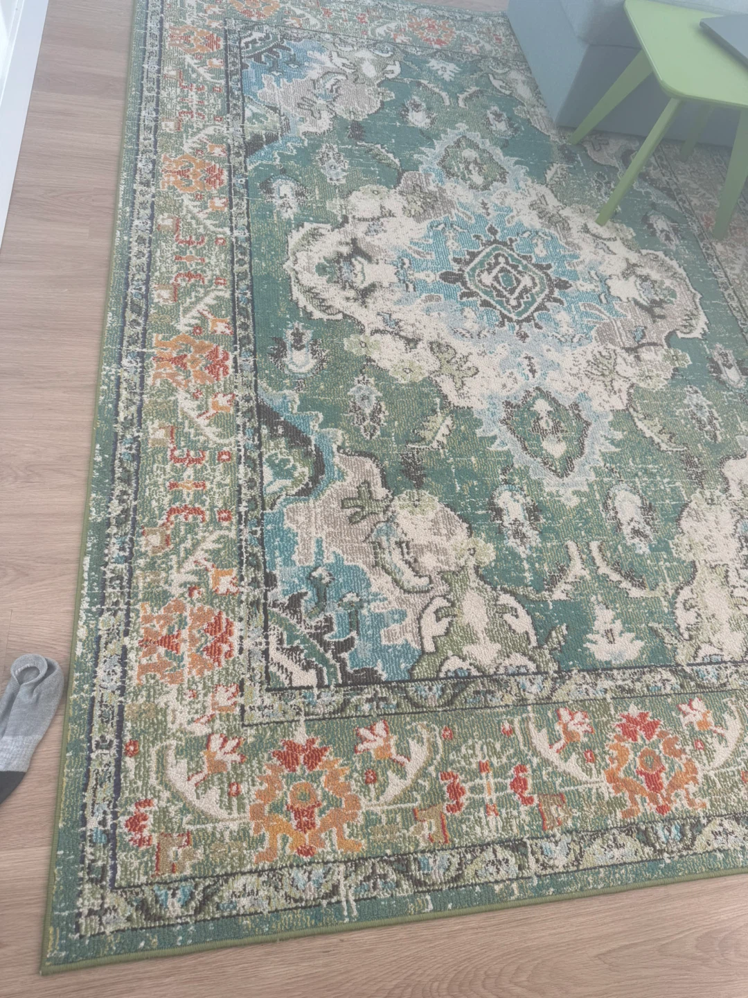 Vintage-Style Medallion Area Rug - photo 4