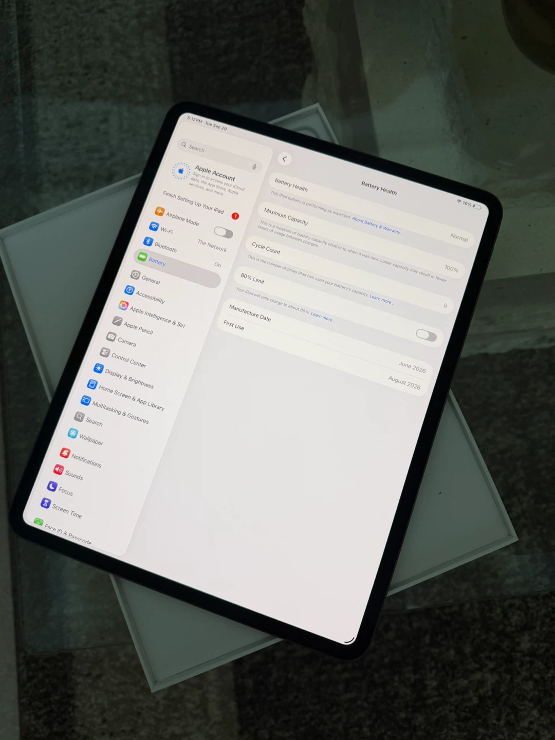 M5 13” iPad Pro 256GB - Like New - photo 2