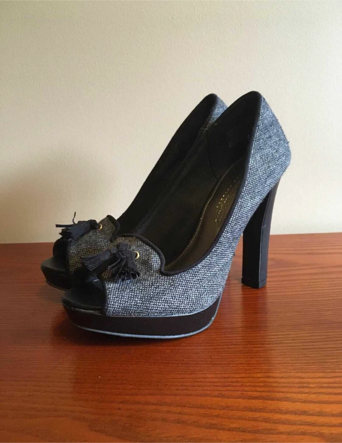LADIES GREY, SILVER HIGH HEELS (Size 7 & 7W) - photo 2