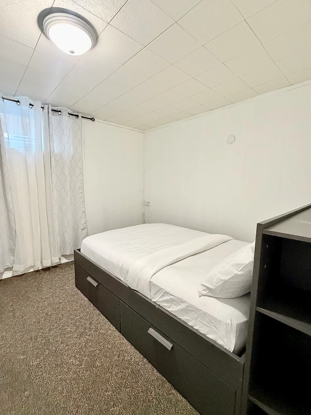AVAILABLE NOW — Private Bedroom for Rent — $800/month ALL-IN - photo 2