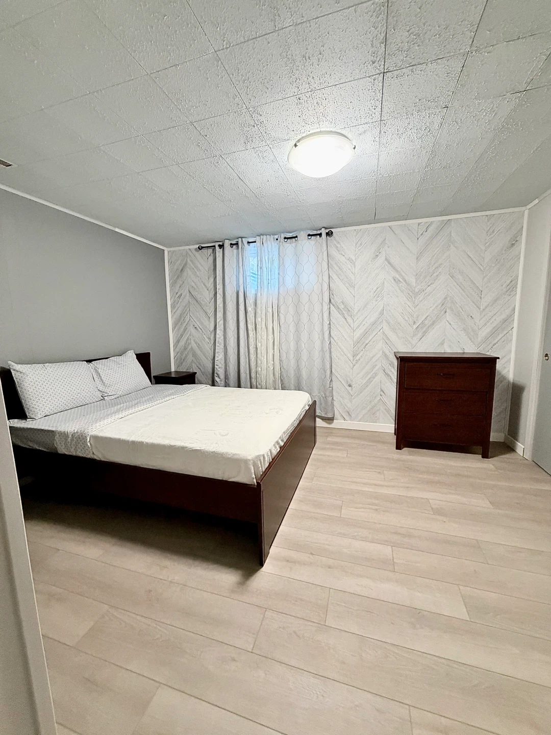 LARGE Private Ensuite Bedroom — $1,100/month ALL-IN