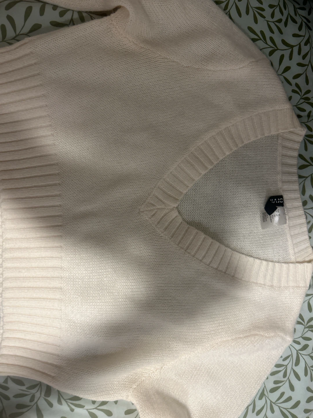 H&M White V-Neck Sweater Crop Top