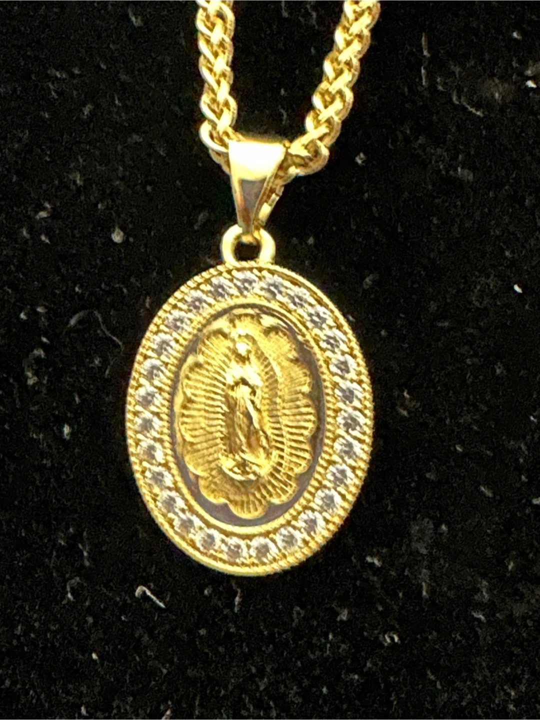 14k Gold Tone laminated Virgin Mary Pendant Necklace - photo 2