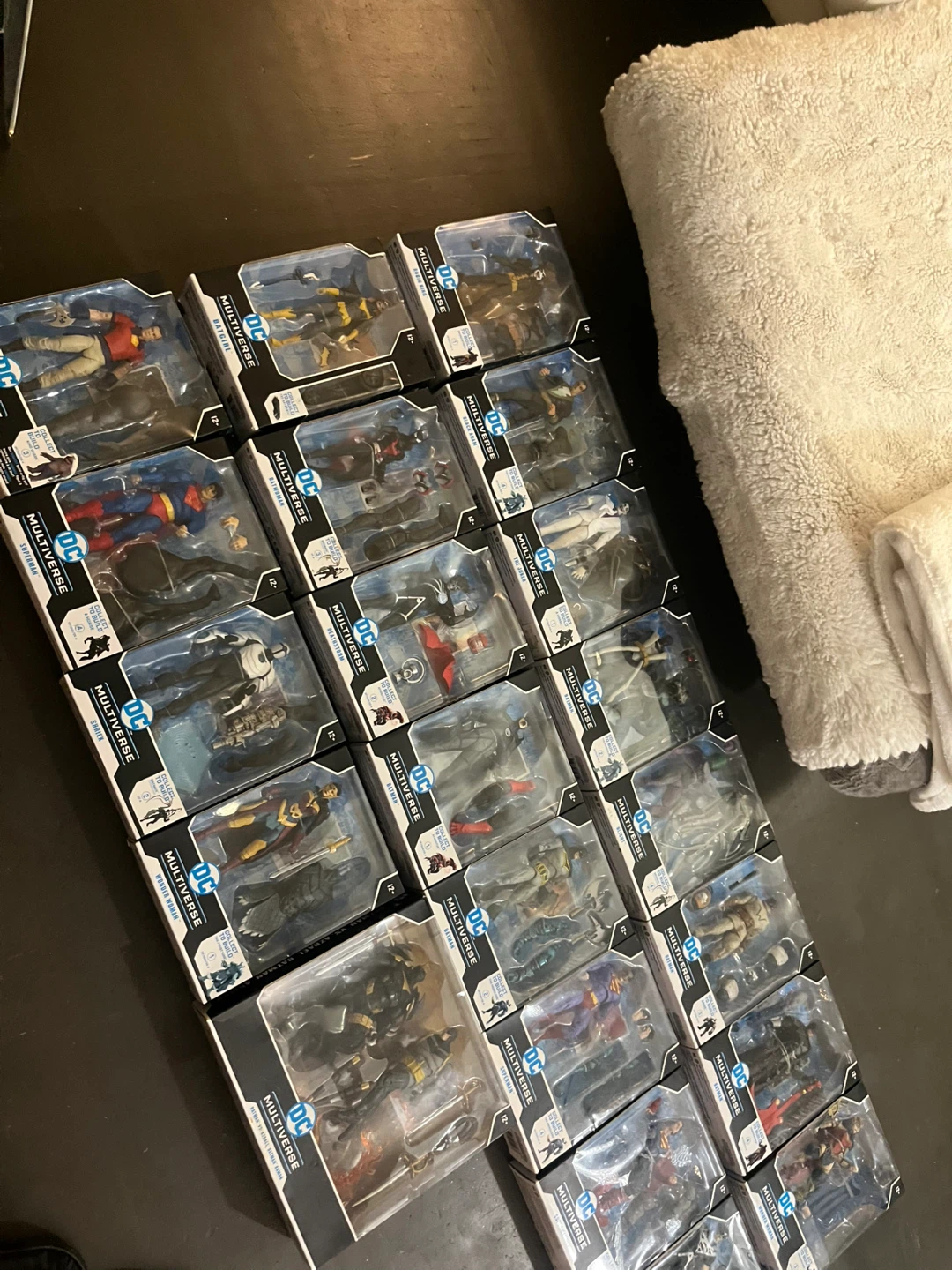 Lot of 22 DC Multiverse Action Figures - photo 2