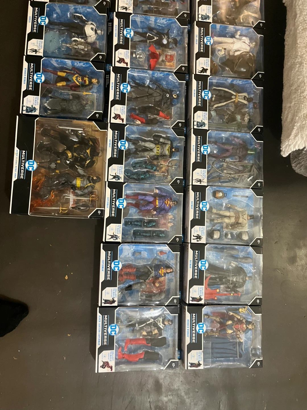 Lot of 22 DC Multiverse Action Figures - photo 5