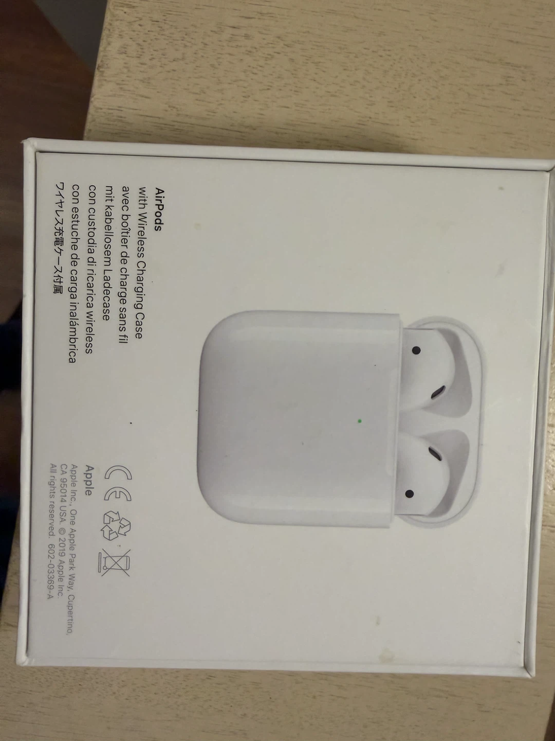 Apple AirPods with Wireless Charging Case - photo 2