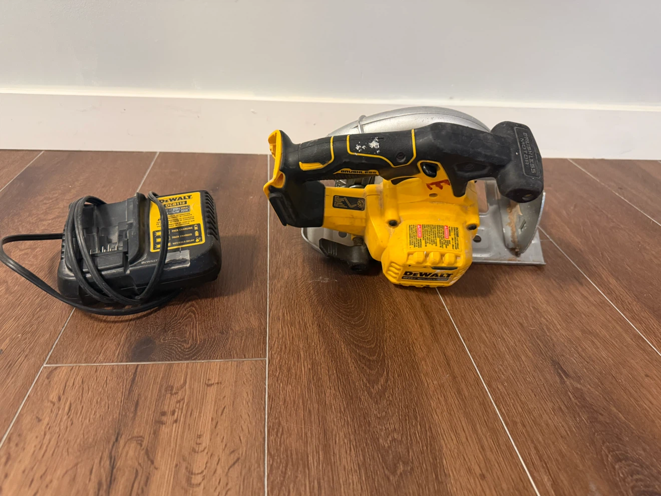 DeWalt 20V Max Brushless Circular Saw and Charger