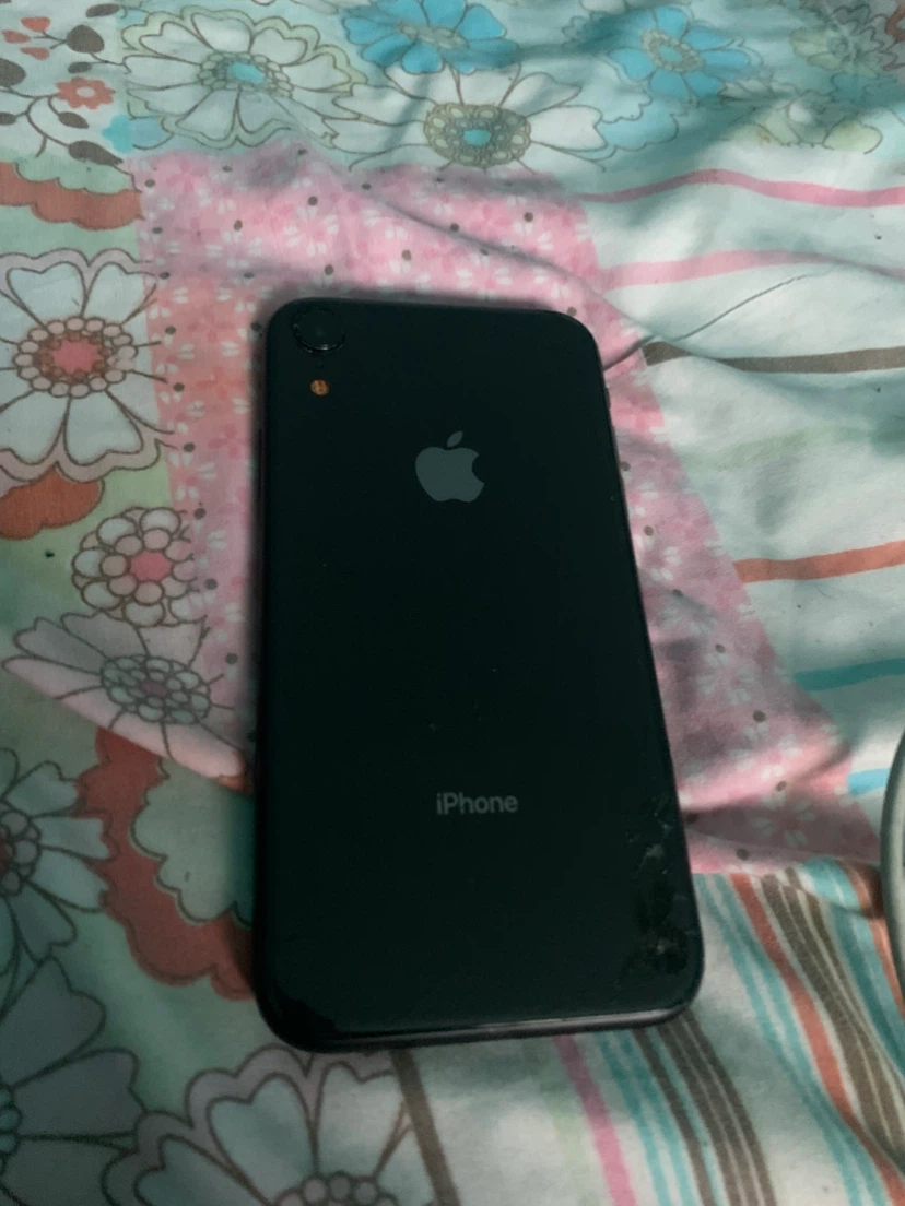 Apple iPhone XR (needs to be restored) - photo 3