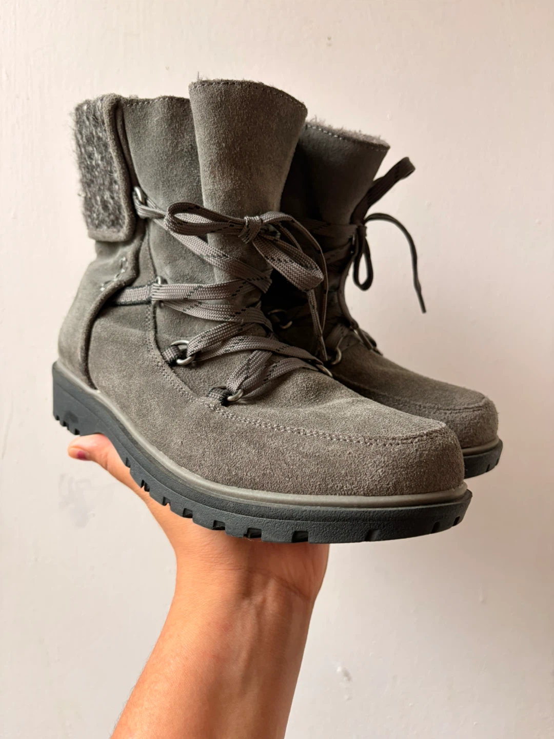 Bare traps Boots size 7M