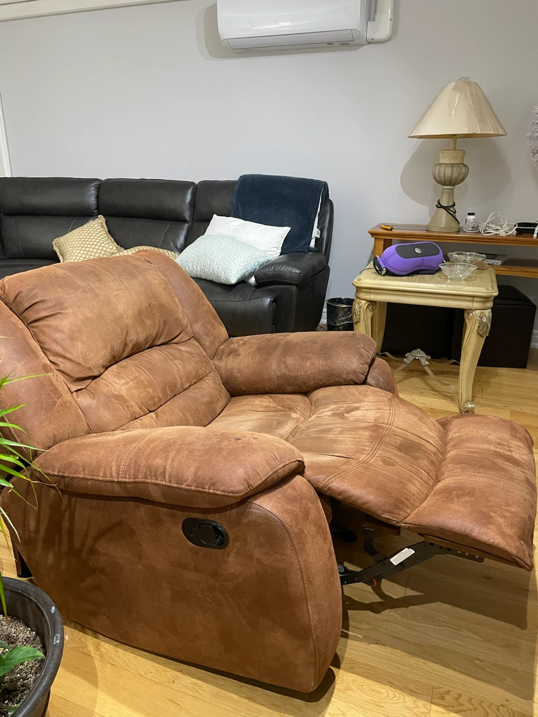 Brown Suede Recliner Chair - photo 4