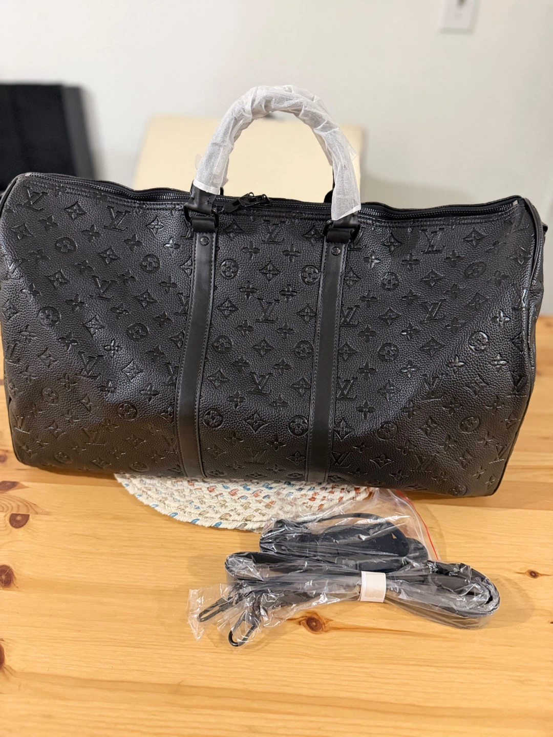 Louis Vuitton Keepall Bandouliere Black Embossed - photo 3