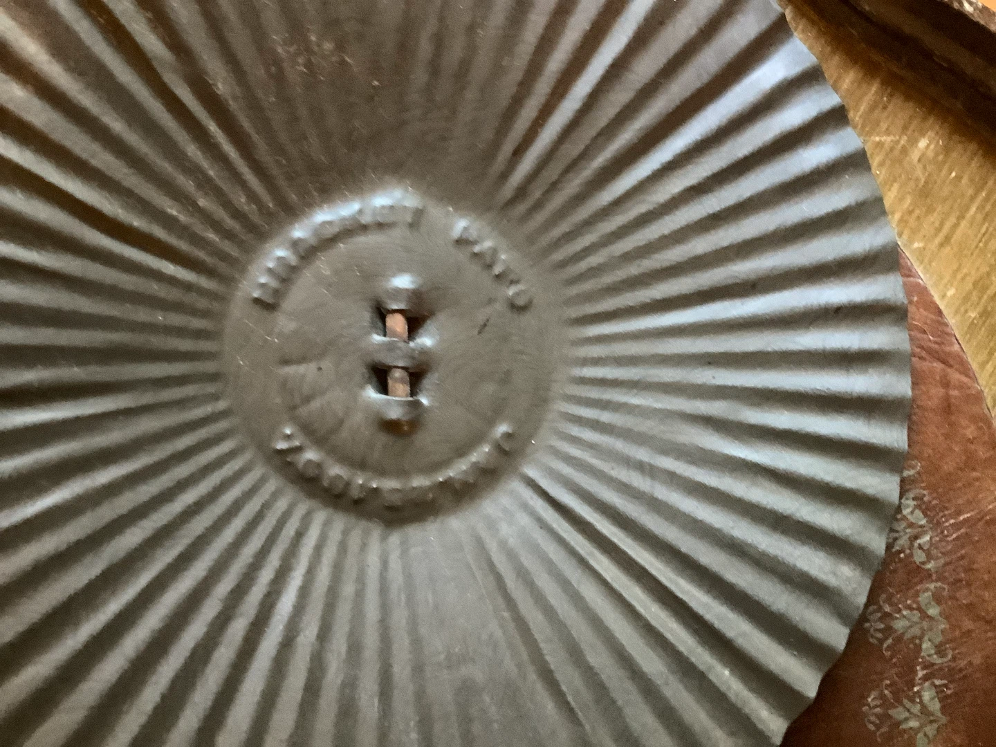 Antique Fluted Metal Reflector for Oil Lamps 🐞 - photo 3