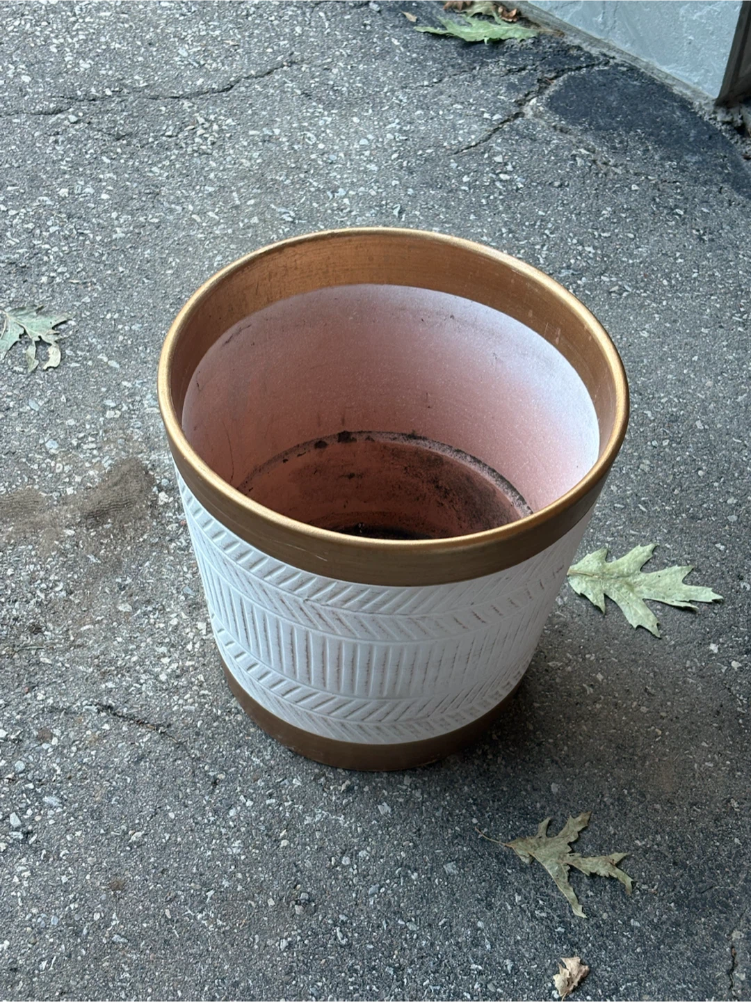 White and gold ceramic plant pot - photo 3