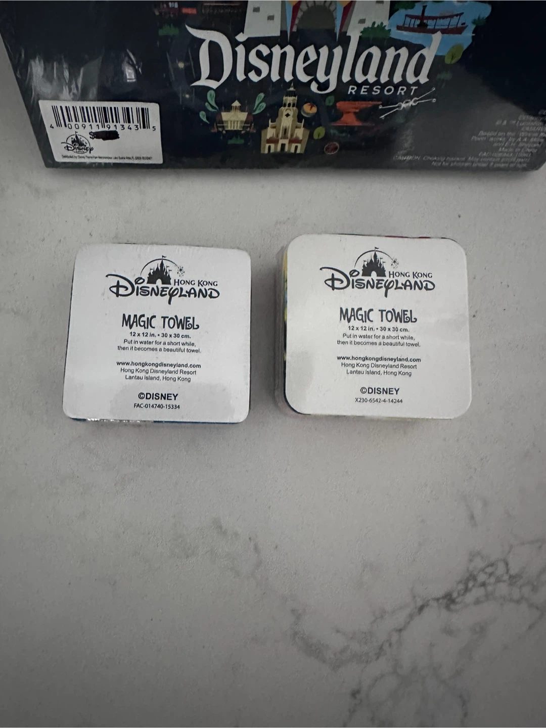 Disneyland Autograph Book and 2x Magic Towels - photo 5