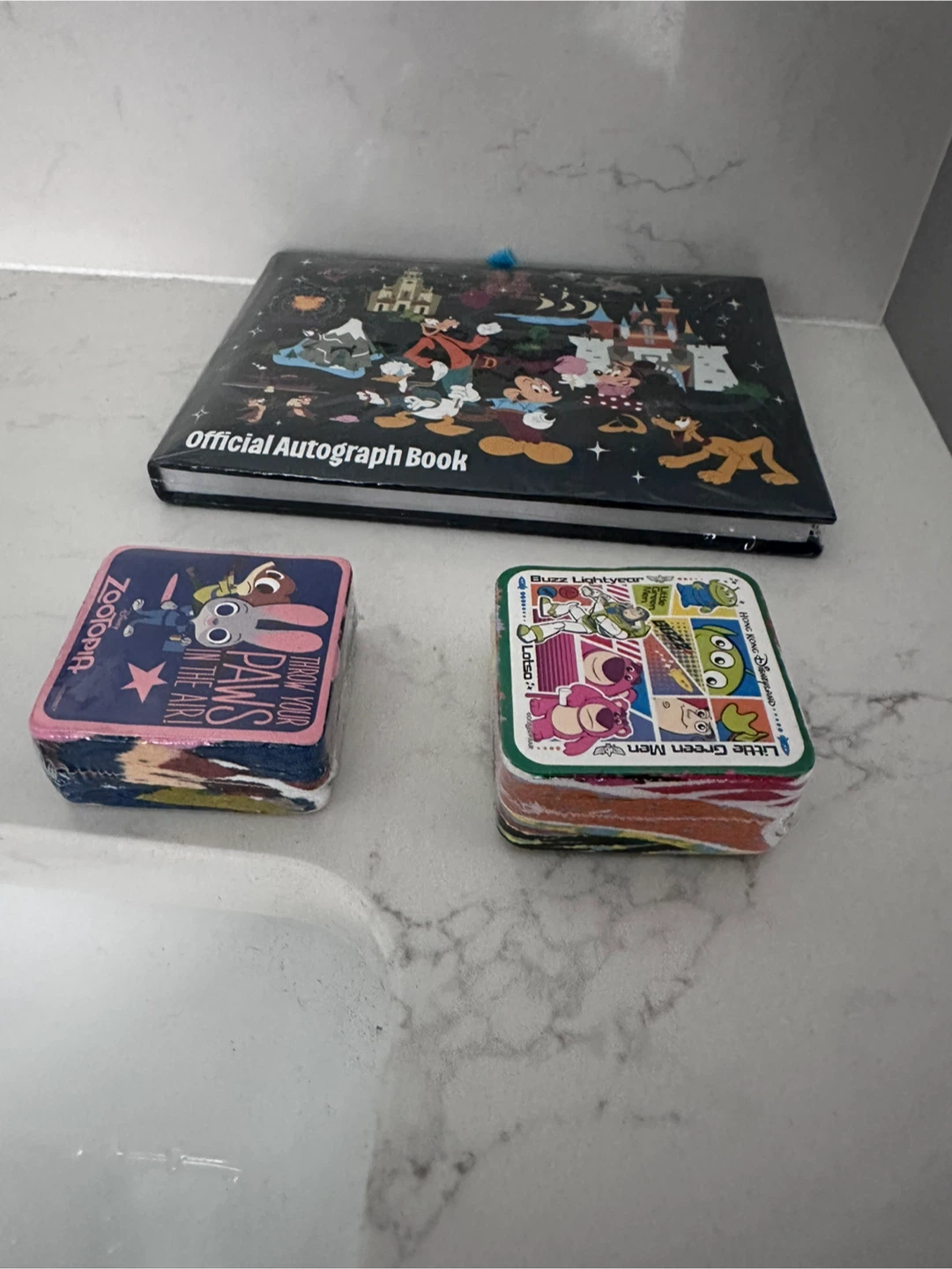 Disneyland Autograph Book and 2x Magic Towels - photo 4