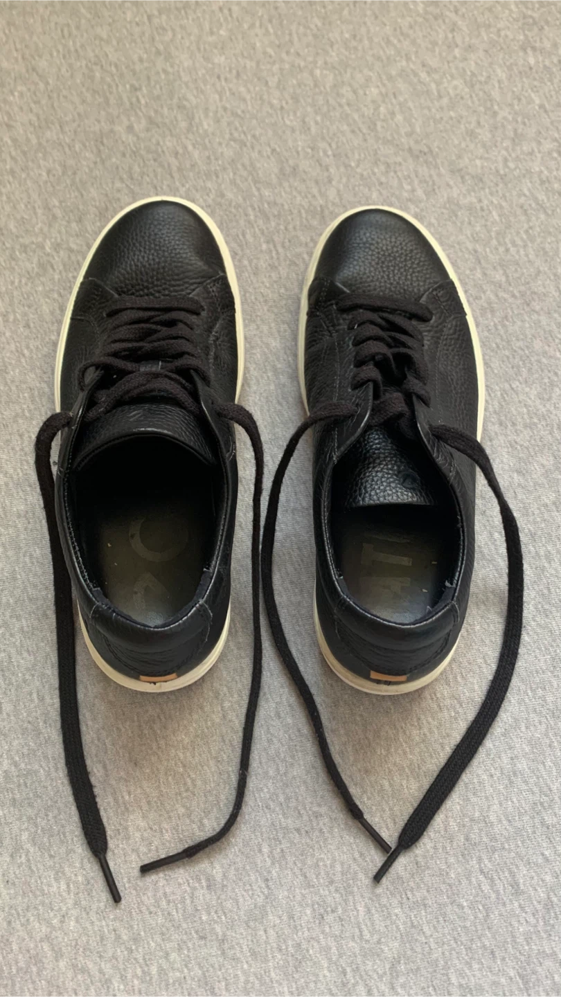 ecco Women’s Black Leather Sneakers Size 38 (7-7.5) - photo 2