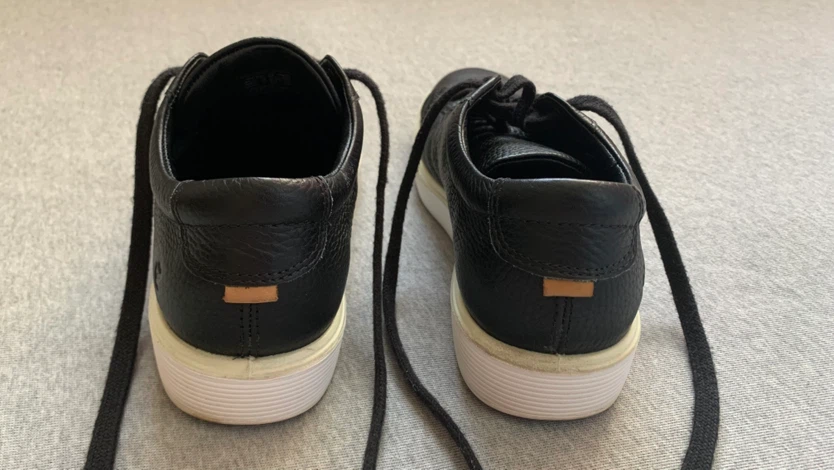 ecco Women’s Black Leather Sneakers Size 38 (7-7.5) - photo 3