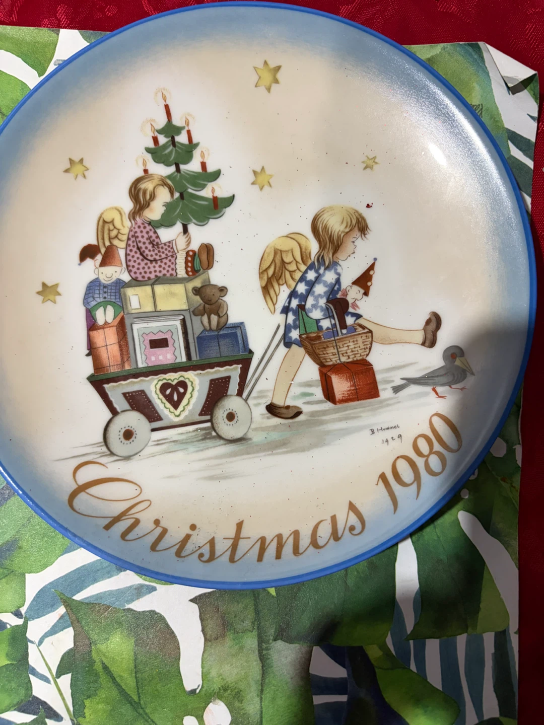 Berta Hummel Christmas 1980 Collectible Plate - photo 2