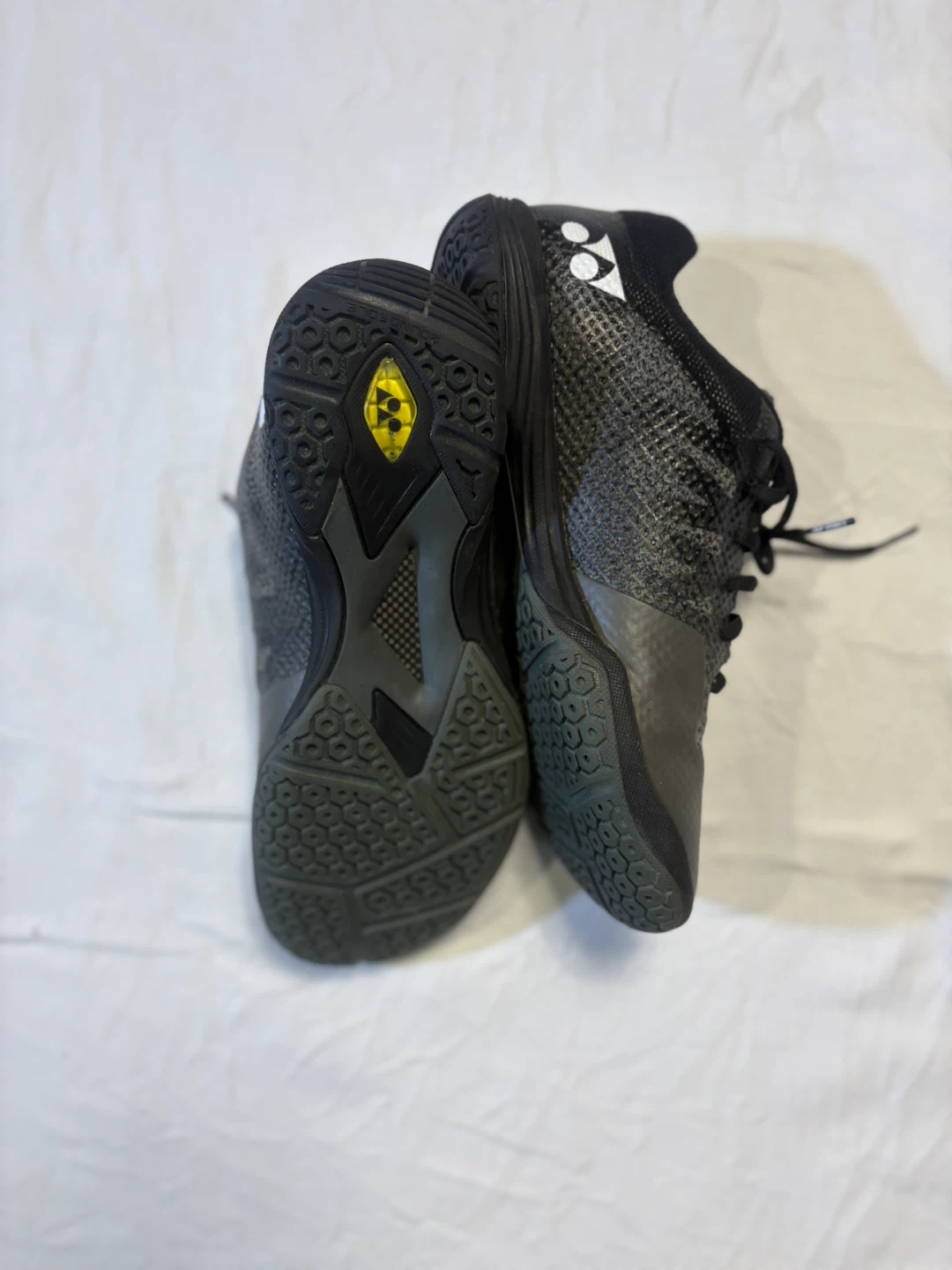 Yonex Black Badminton Shoes - photo 3