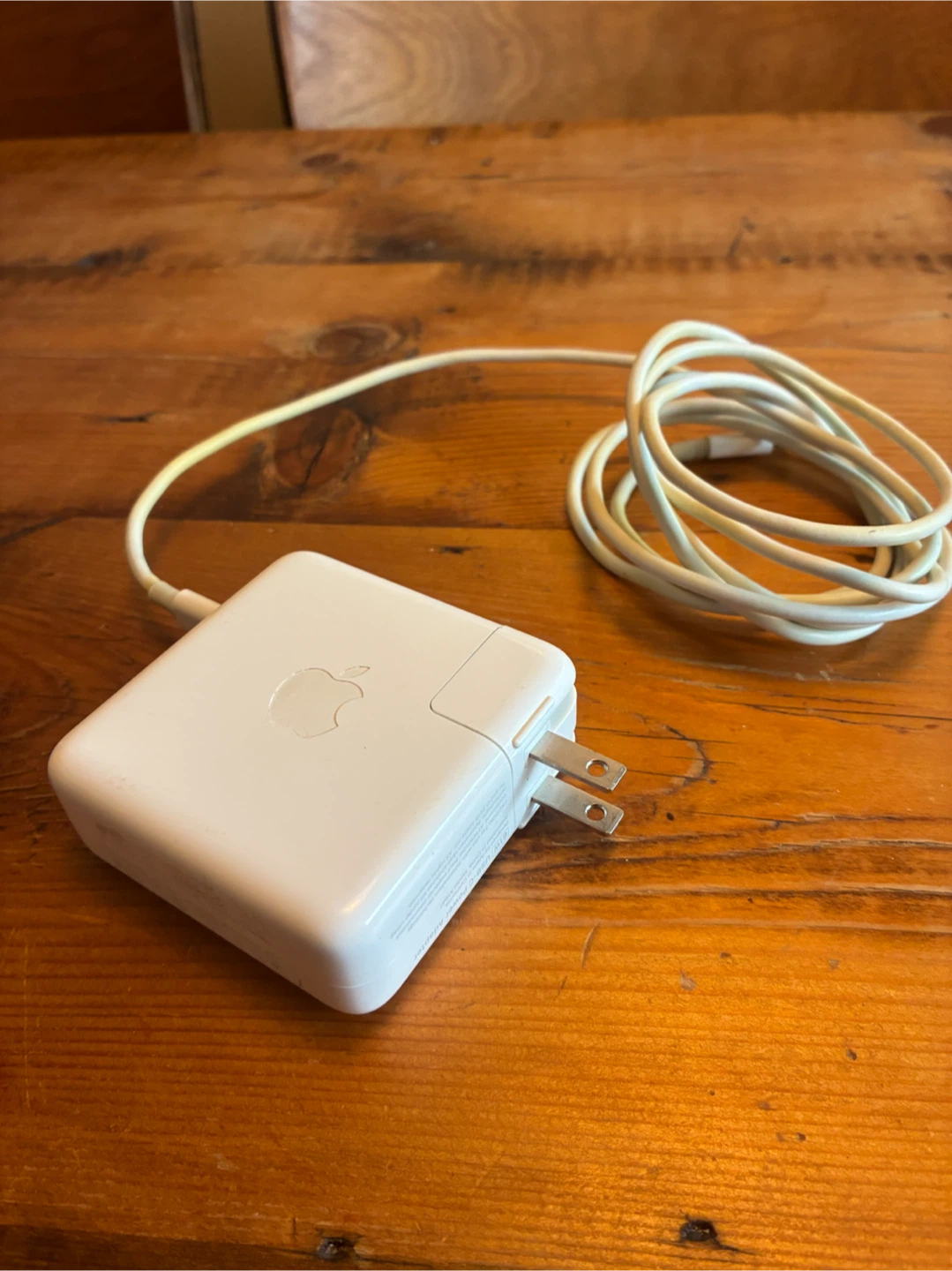 Genuine Apple 61W USB-C Power Adapter (MacBook Air Charger) - photo 2