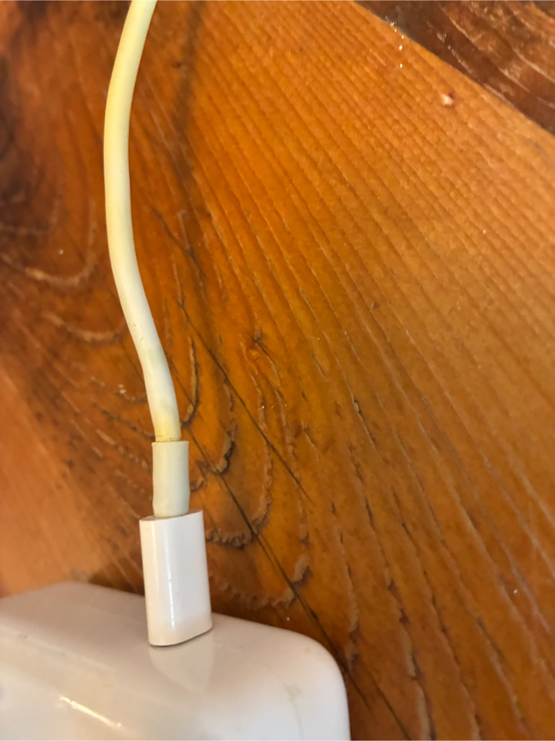 Genuine Apple 61W USB-C Power Adapter (MacBook Air Charger) - photo 3