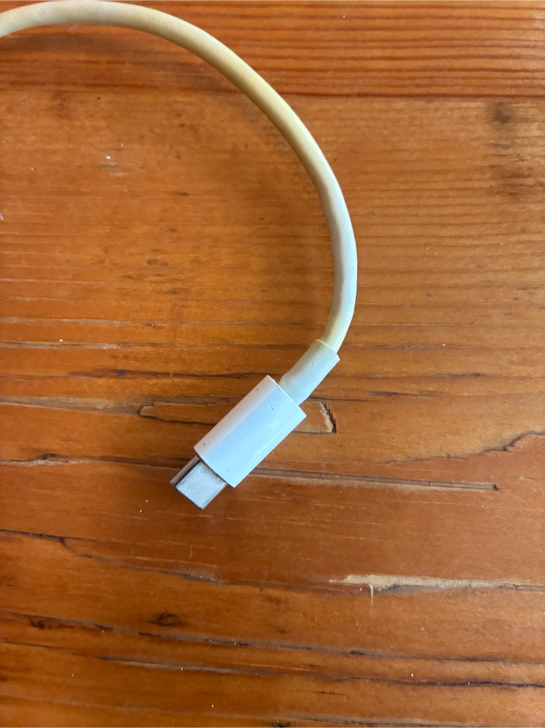 Genuine Apple 61W USB-C Power Adapter (MacBook Air Charger) - photo 4