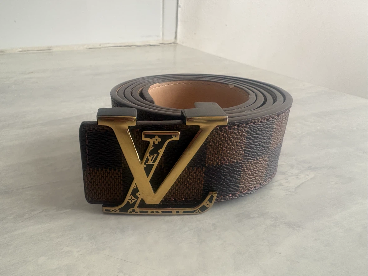 Louis Vuitton (LV) belt