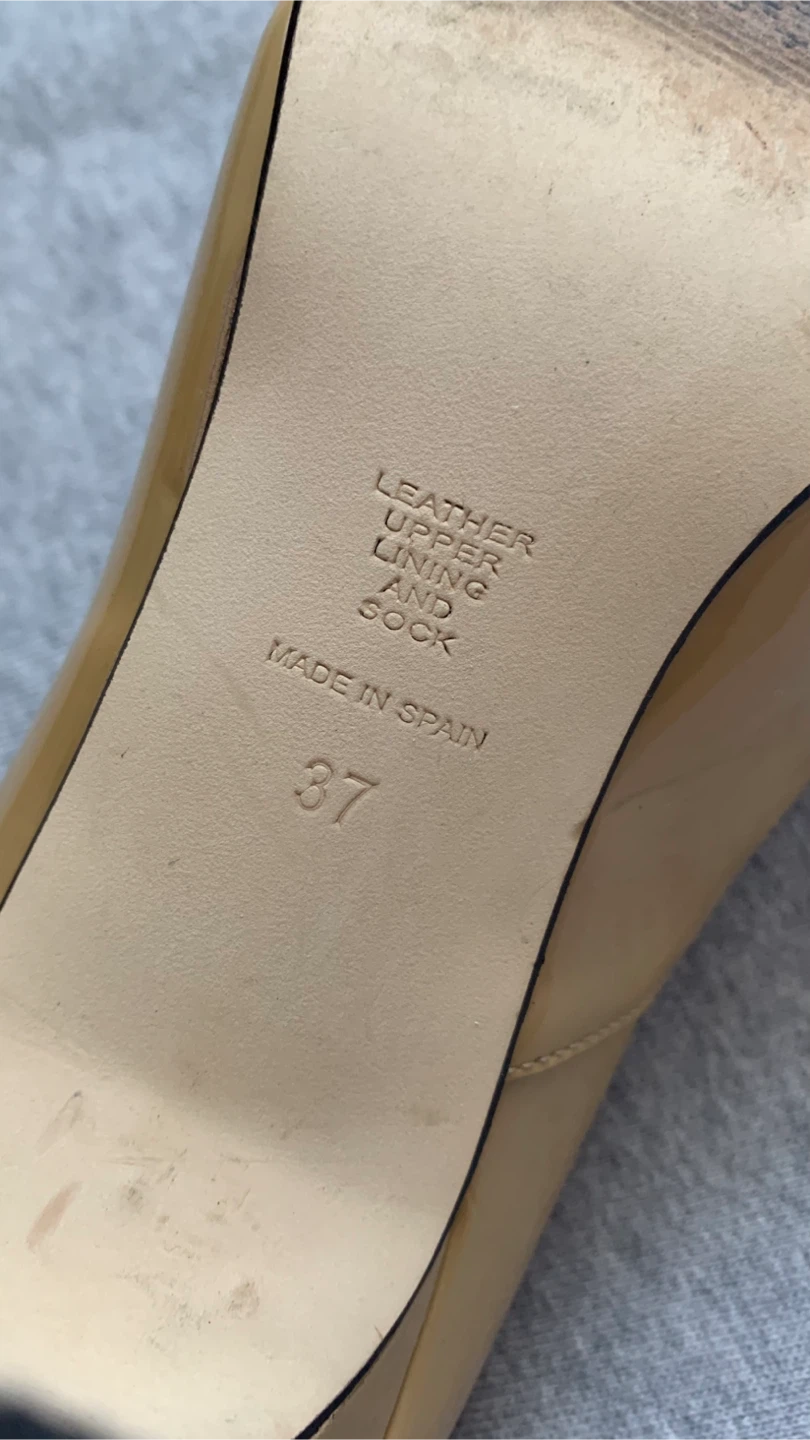Brown’s Couture Patent Heels - Size 37 (Size 7) - photo 4