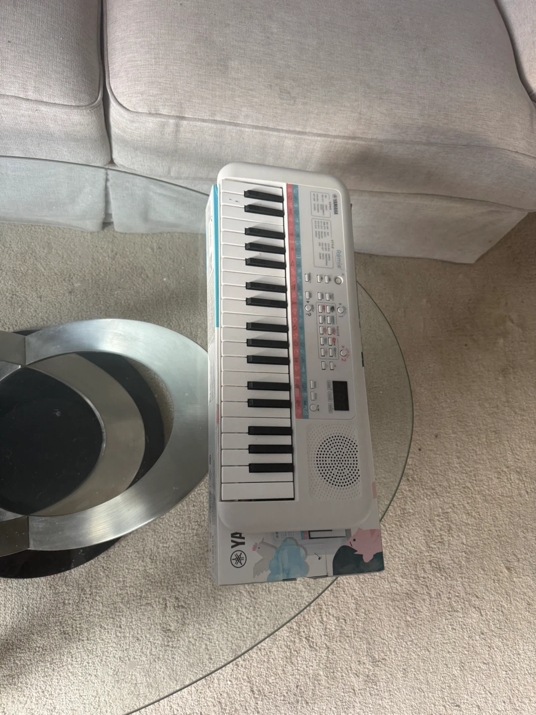 Yamaha Remie PSS-E30 Digital Keyboard