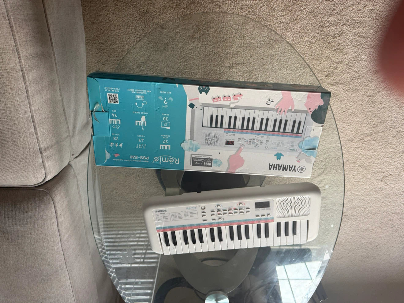 Yamaha Remie PSS-E30 Digital Keyboard - photo 2