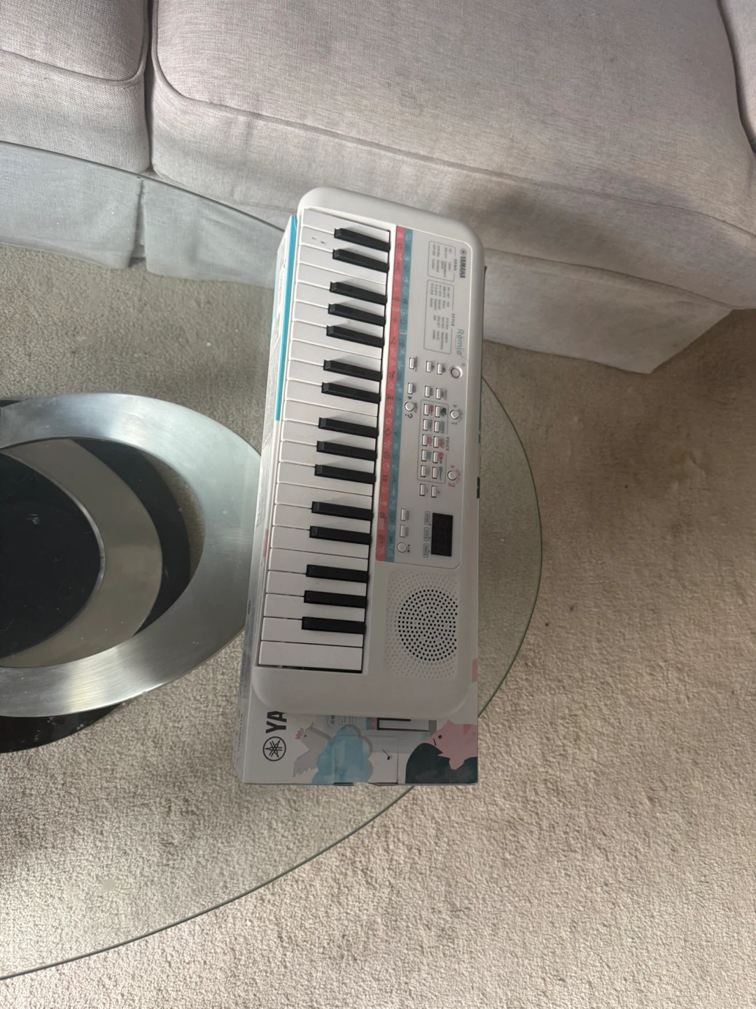 Yamaha Remie PSS-E30 Digital Keyboard - photo 3