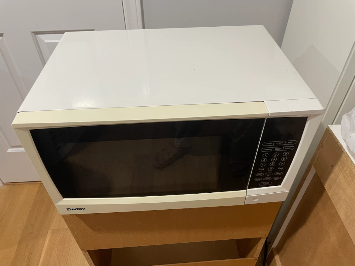 Danby Countertop Microwave