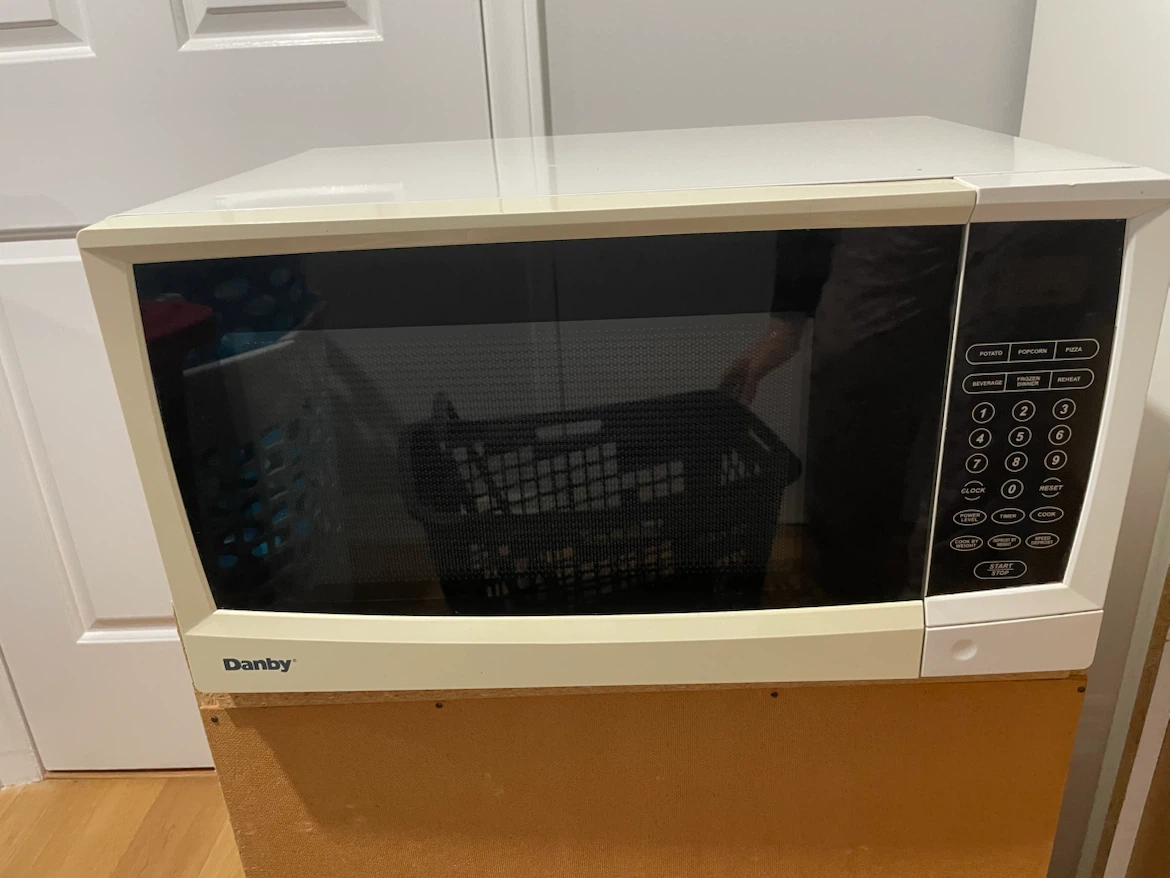 Danby Countertop Microwave - photo 2