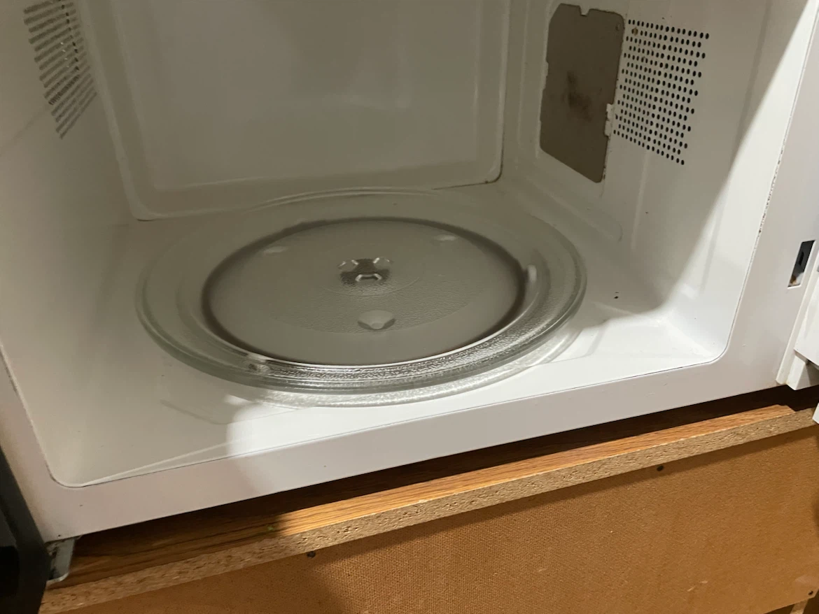Danby Countertop Microwave - photo 3