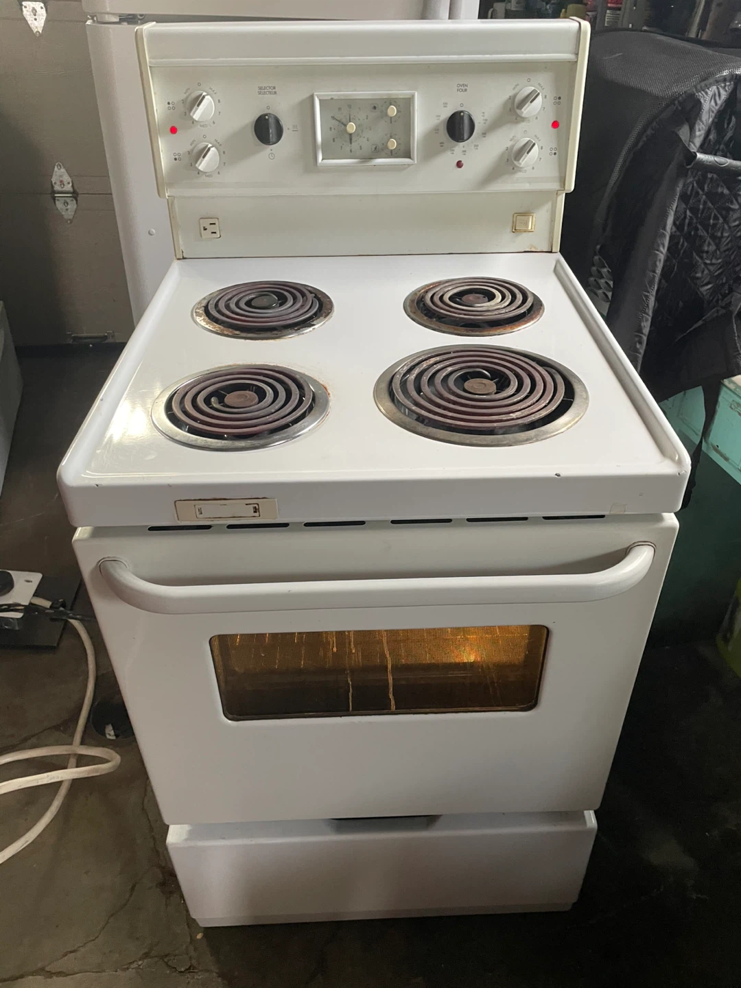 stove 24" & delivery
