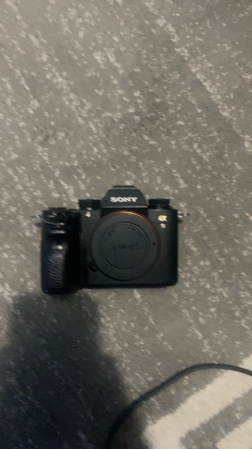 Sony Alpha a9 Mirrorless Camera Body - photo 2