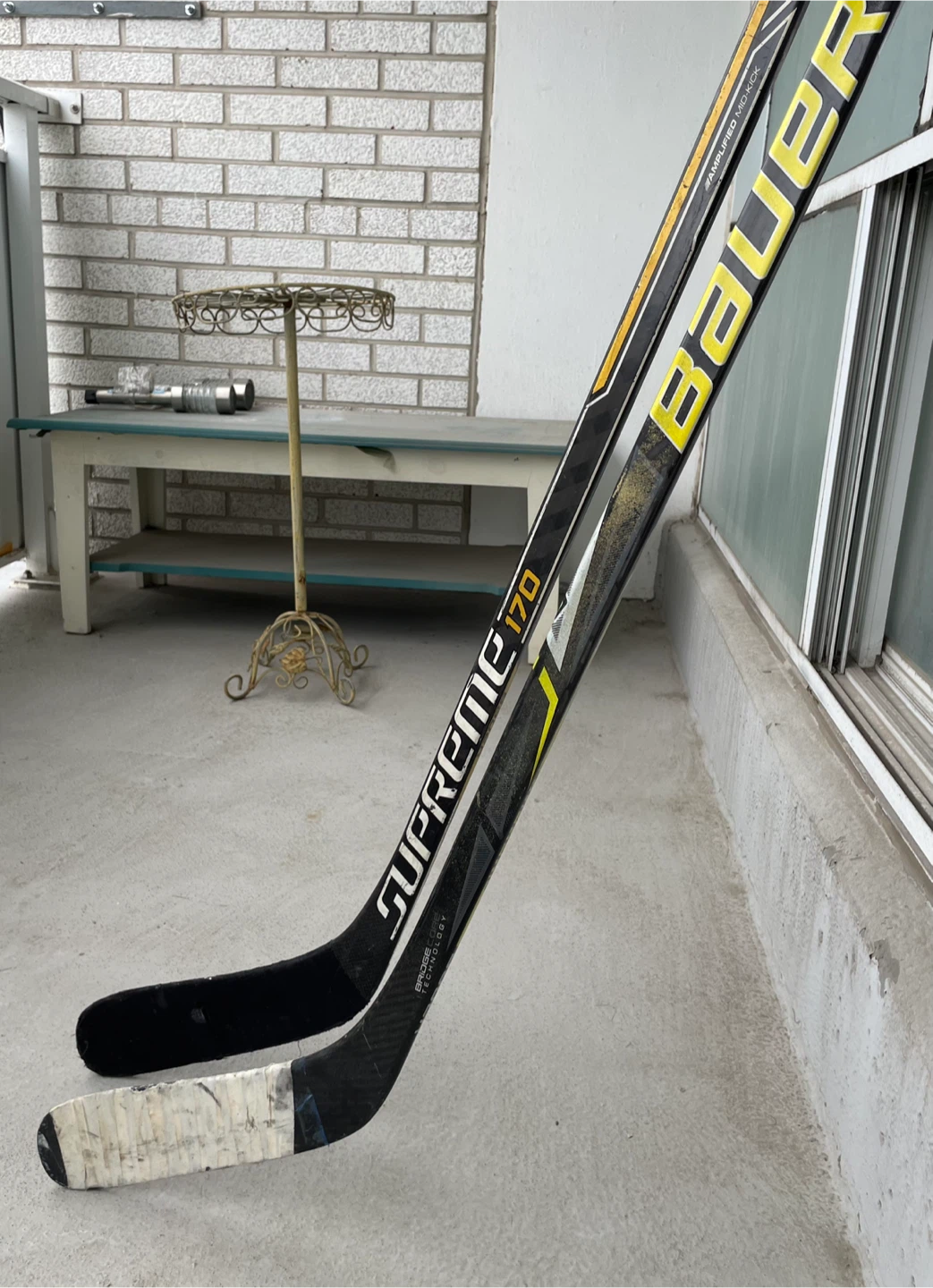 Lot Of 2 Bauer Supreme 170 Hockey Sticks