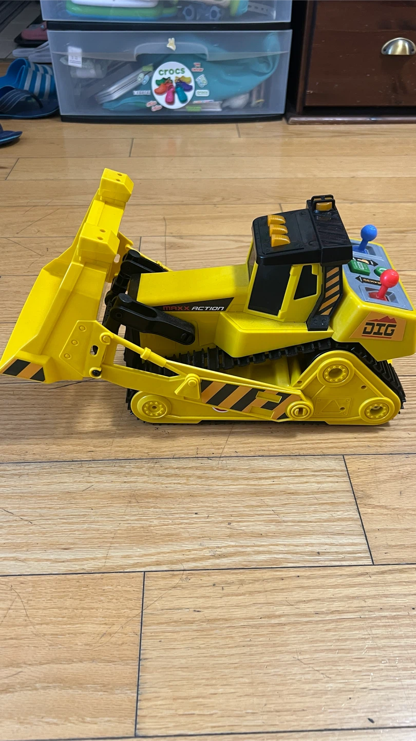 Maxx Action 16" Dozer with Joystick Controls, Lights