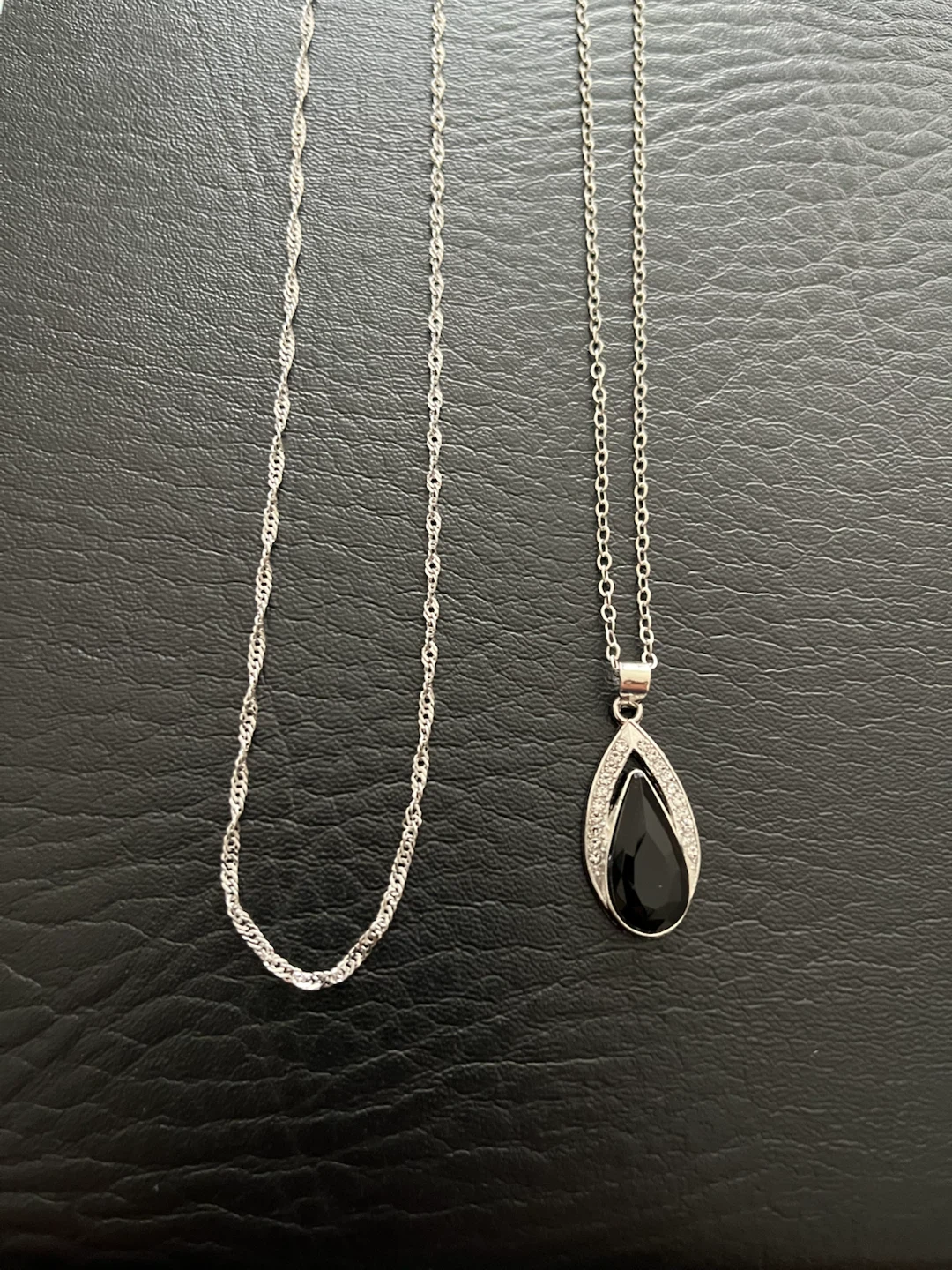 4 necklaces - photo 3