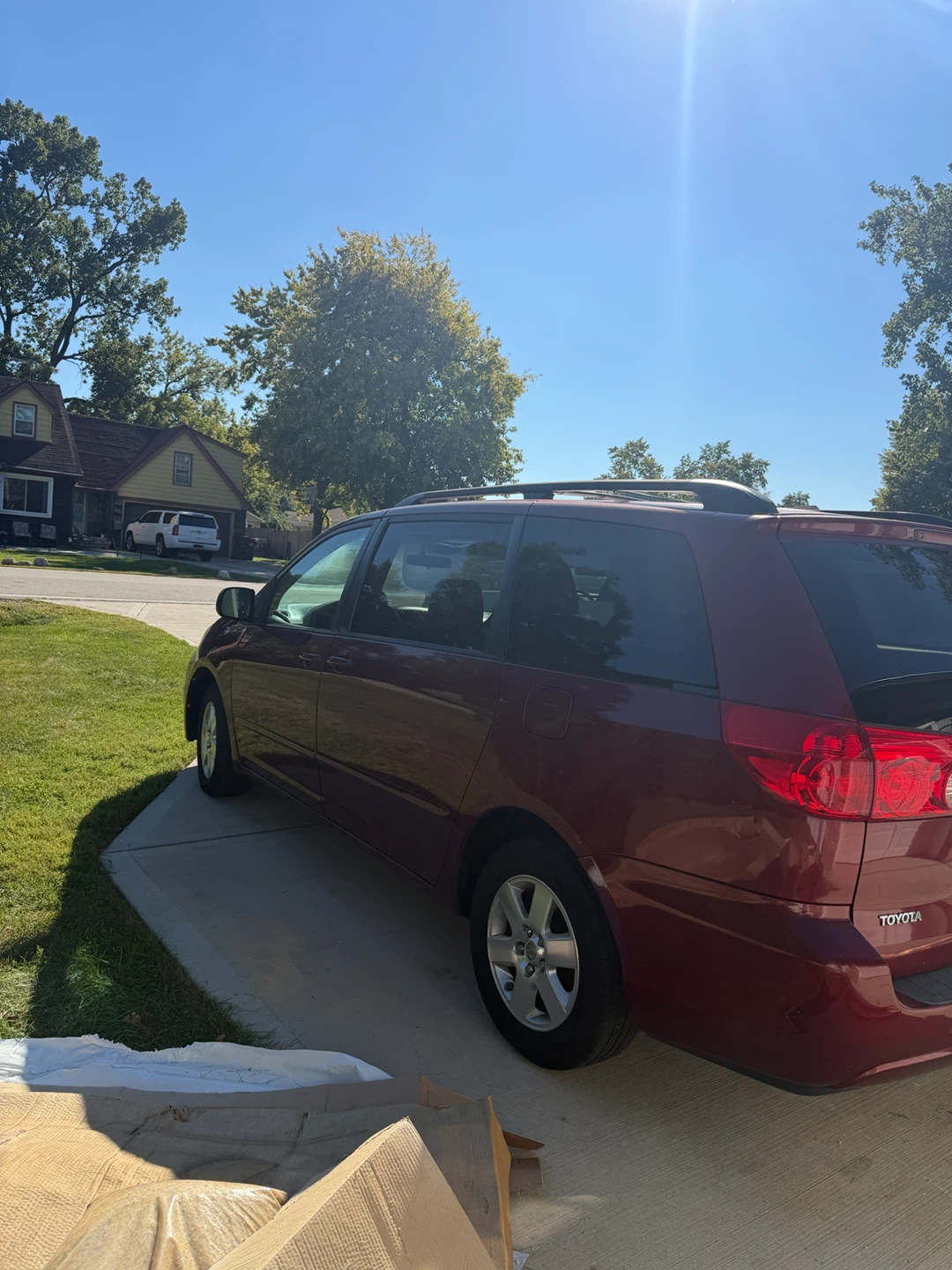 2010 Toyota Sienna LE - photo 2