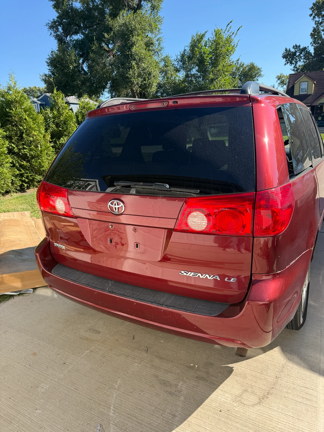 2010 Toyota Sienna LE - photo 3
