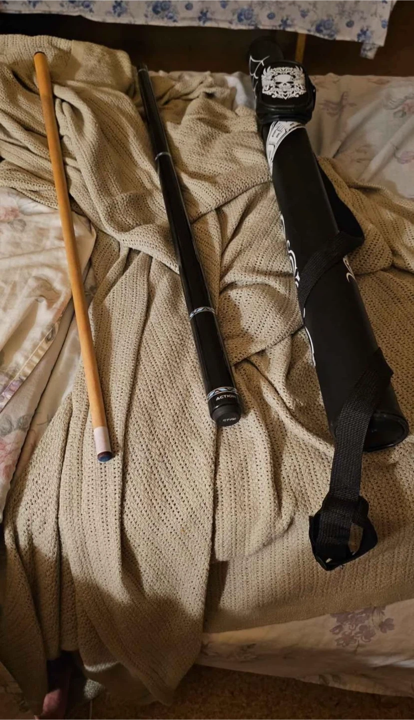 Action Pool Cue with Case
