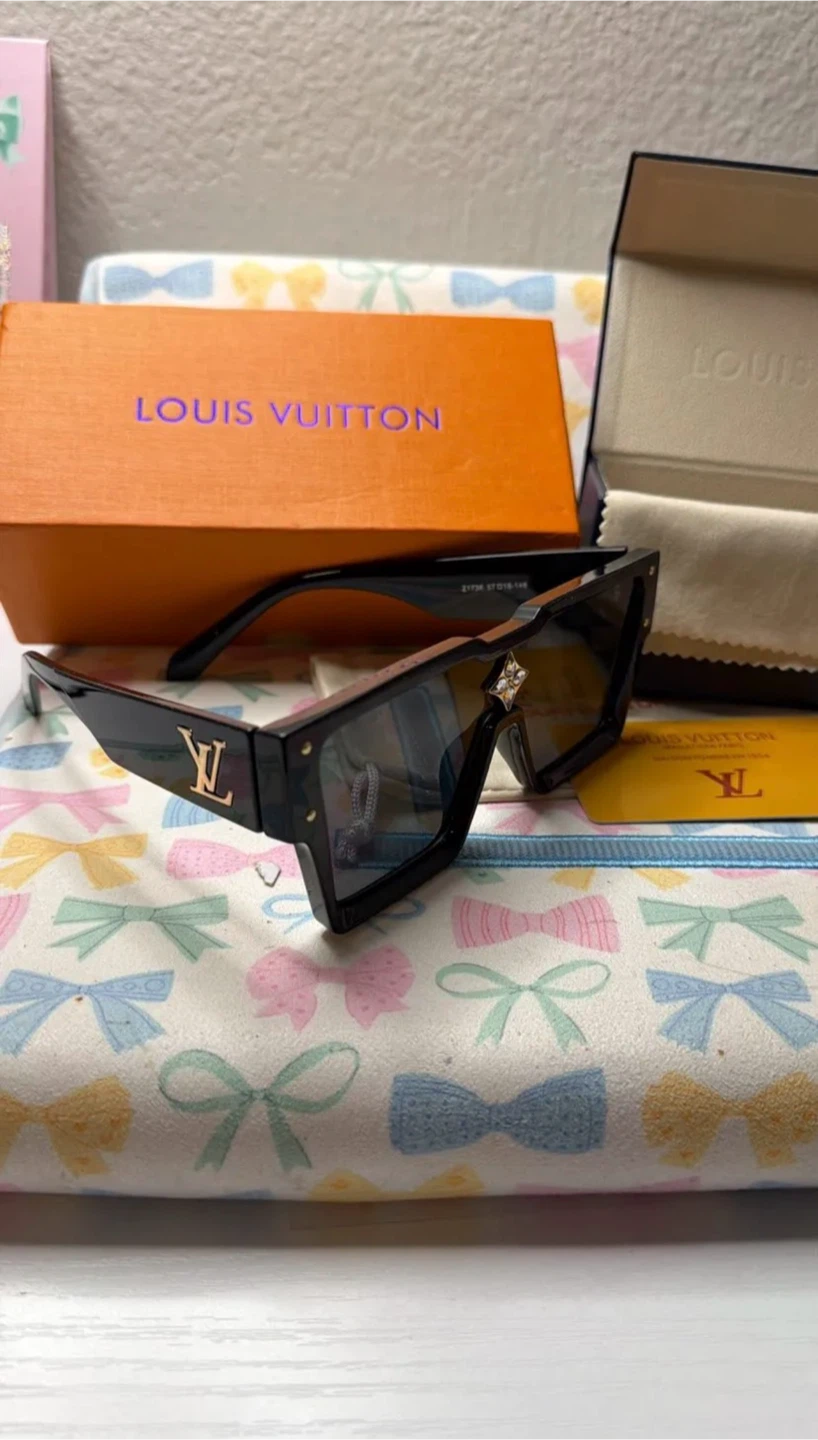 black sunglasses