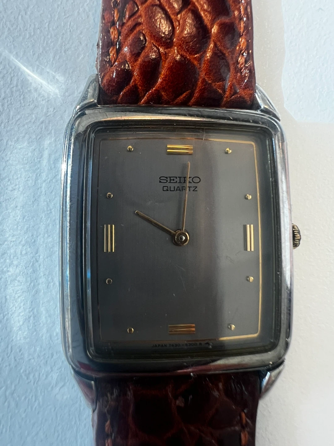 Seiko Quartz Rectangular Watch with Leather Strap - photo 2