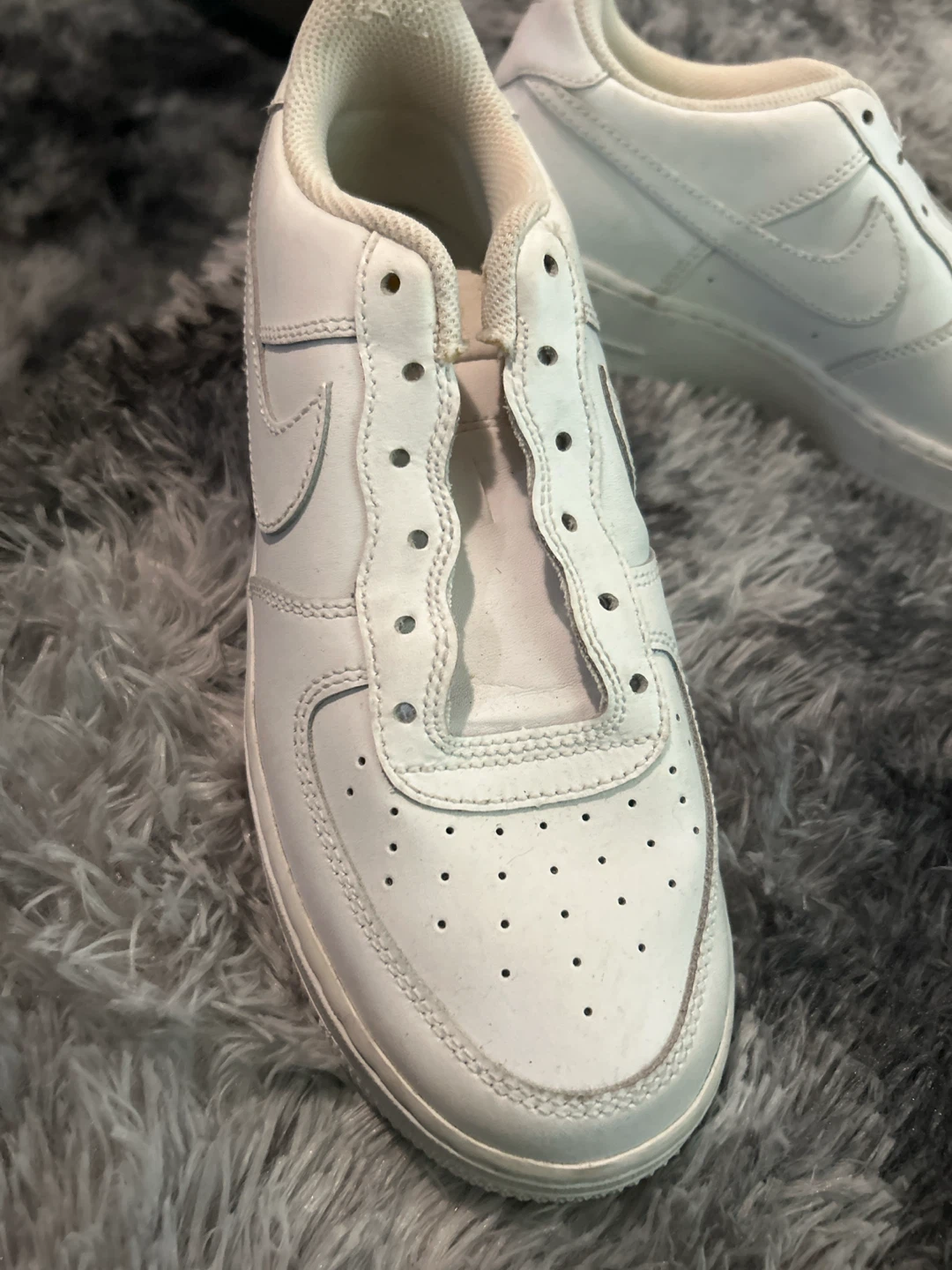 Nike Air Force 1 White Shoes Size 6Y - photo 2