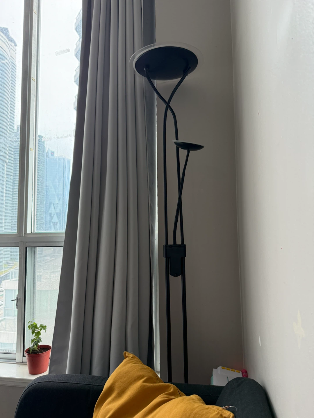 Vintage- Black Modern Dual-Head Floor Lamp