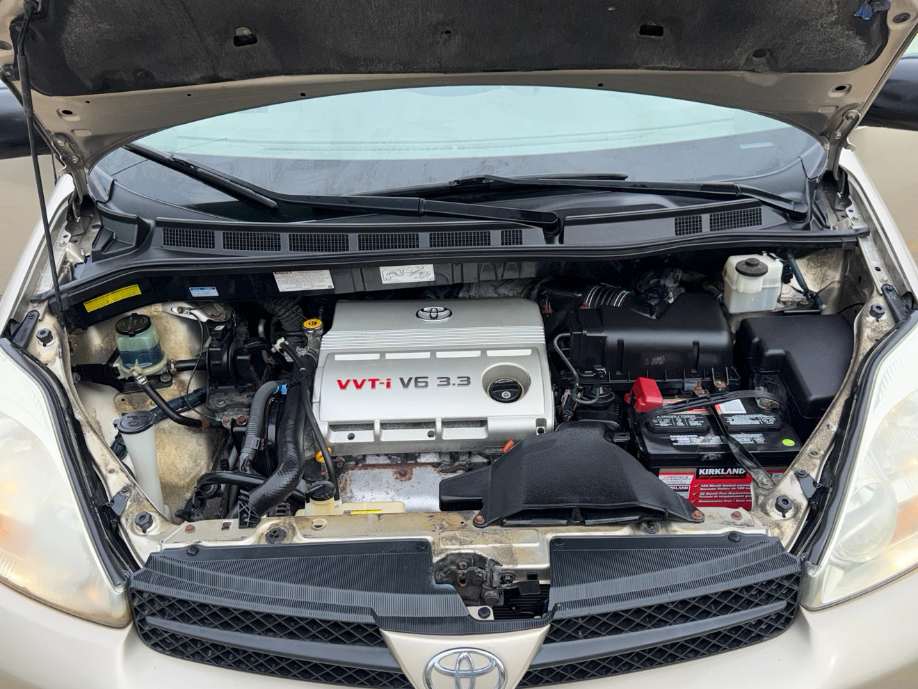 2004 Toyota Sienna CE 7 passenger Minivan - photo 4