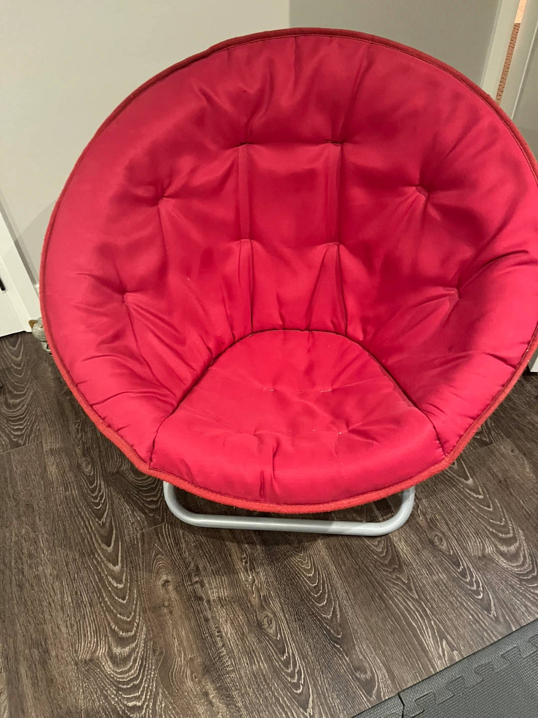 Red Foldable Saucer Chair - photo 2