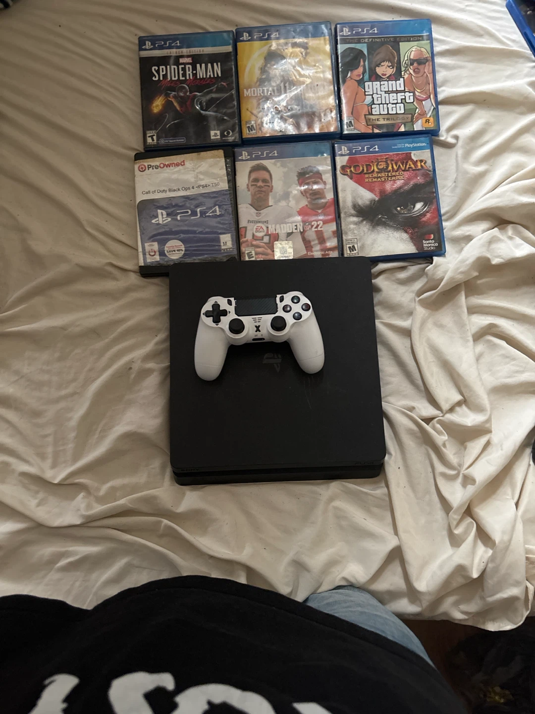 Sony PlayStation 4 Console with Games and Controller - photo 2