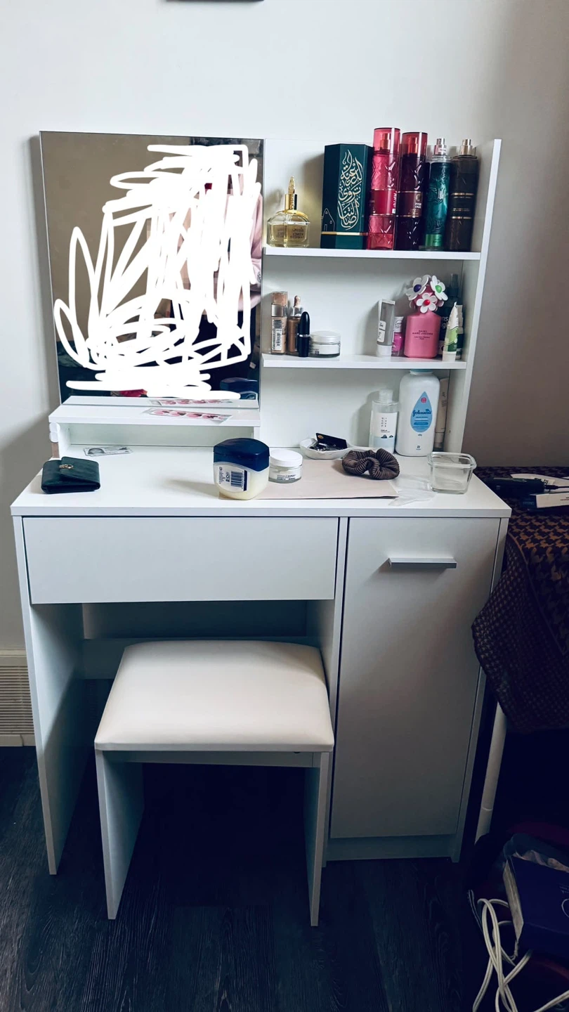 Beautiful Brand New vanity in box Please check caption - photo 2